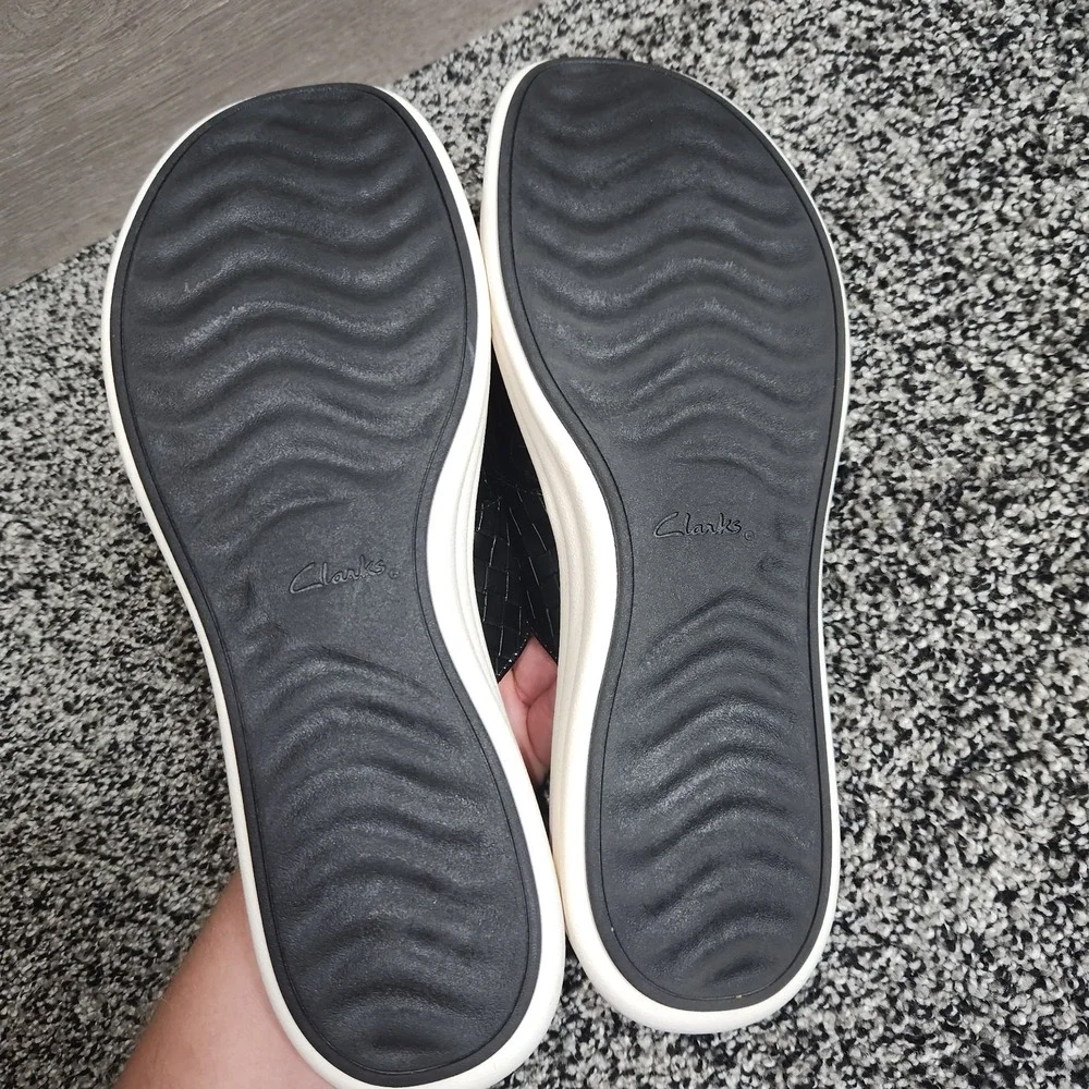 CLARKS Cloudsteppers Drift Buckle Sandal Comfort Slides Black & White Womens 11